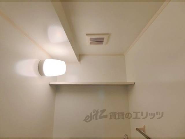 トイレ　上部収納