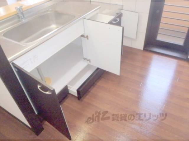 キッチン　下部収納