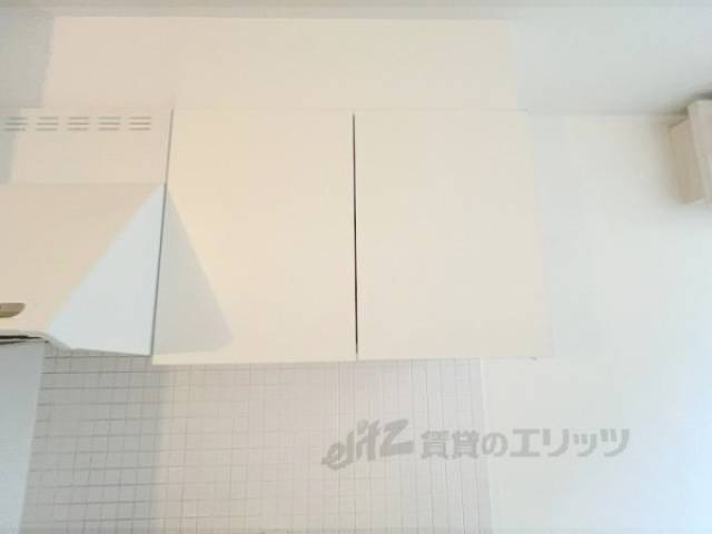 キッチン　上部収納