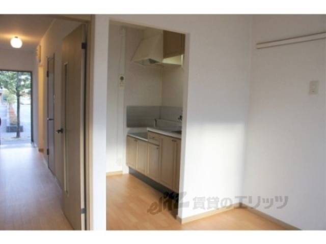 リビング　主婦に嬉しい！キッチンが隠せます！