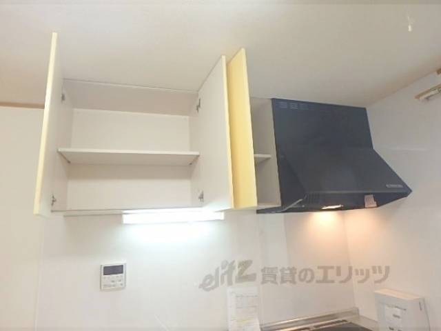 キッチン　上部収納