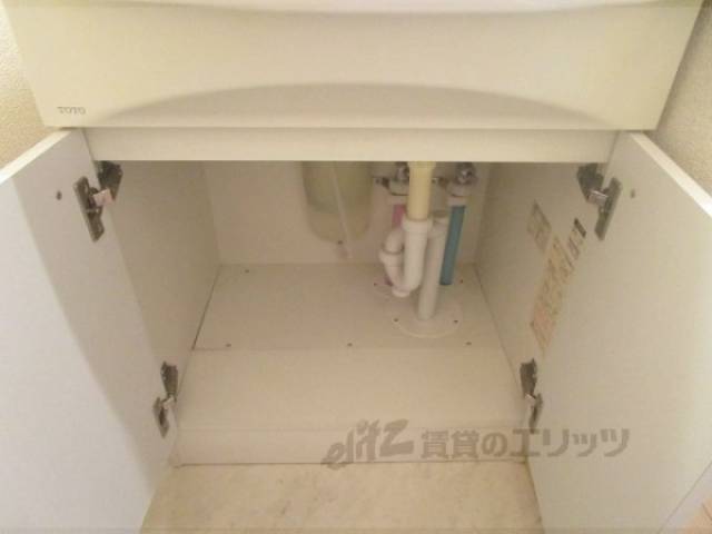 洗面所　洗面台下収納