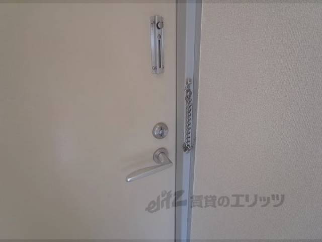 玄関　鍵