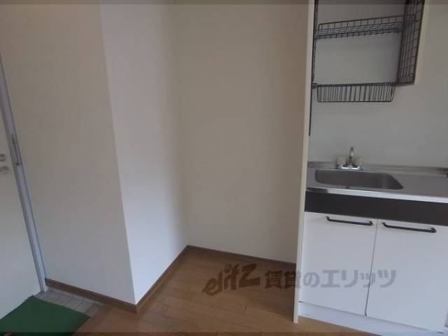 冷蔵庫置場　ご自身で用意された冷蔵庫も設置可能です。