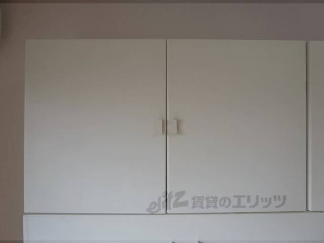 収納　収納部上段左側