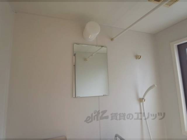 ユニットバス　鏡