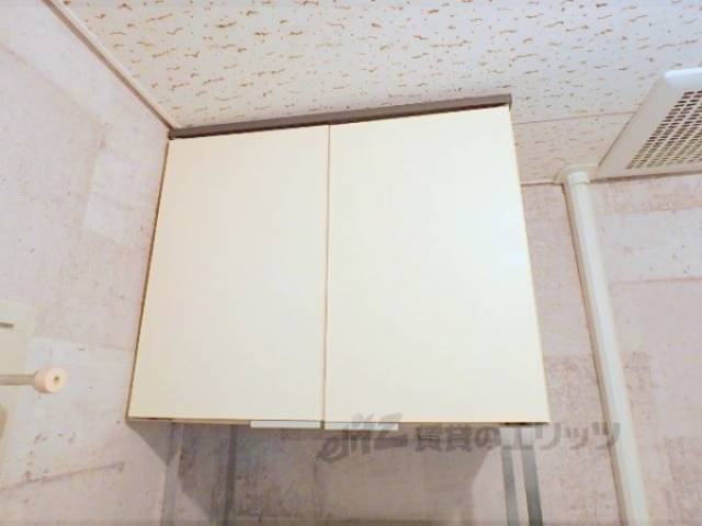 キッチン　上部収納