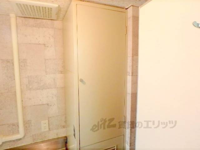 下駄箱　上部収納