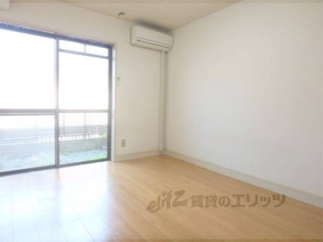 居室　日当り良好です