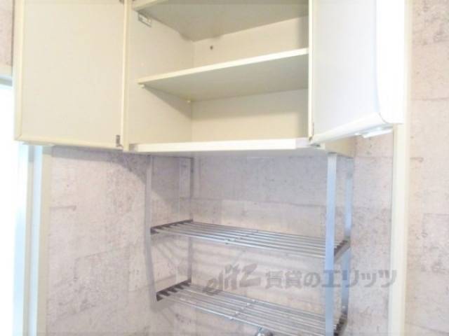 収納　上部収納　調味料置き場にぴったりです