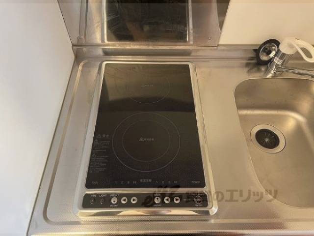 キッチン　電気コンロ