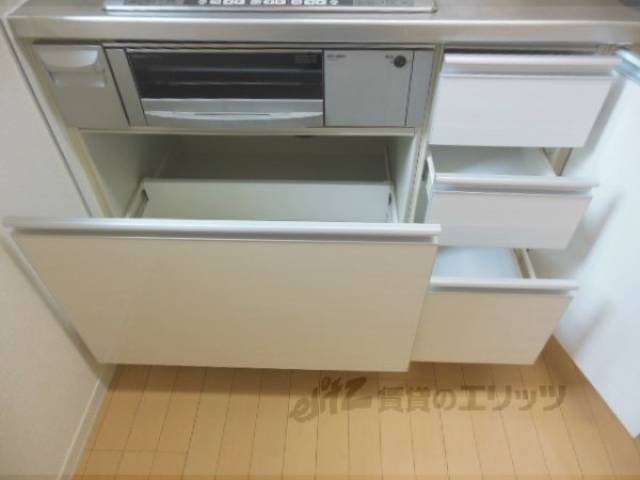 キッチン　下部収納