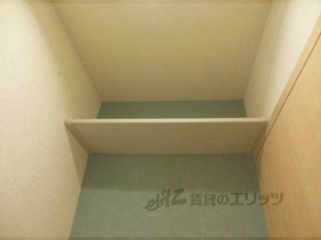 トイレ　上部収納