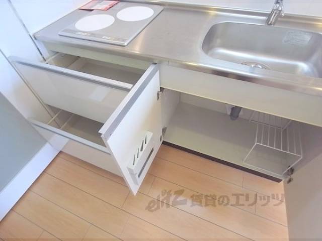 キッチン　下部収納