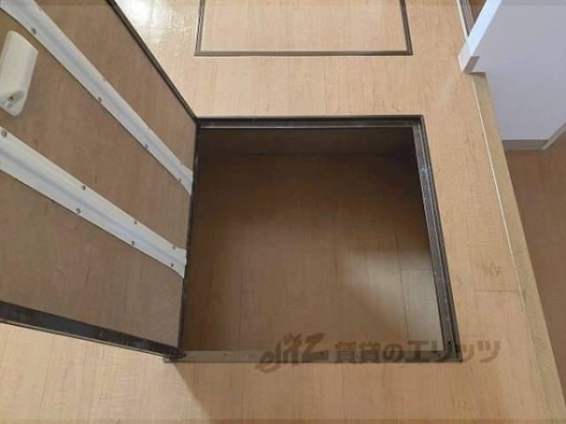 収納　床下収納