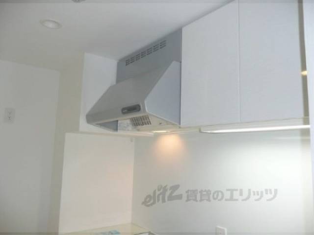 キッチン　キッチン上部収納