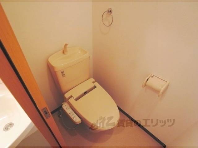 トイレ　洗浄機能ついています