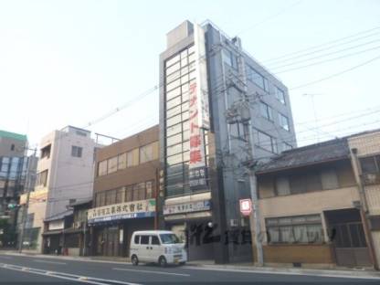 大宮通り面す