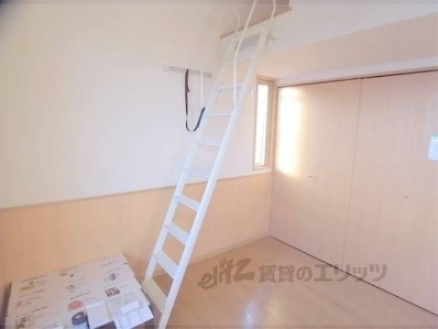 ロフト　階段　使わないときは外してスペース確保。