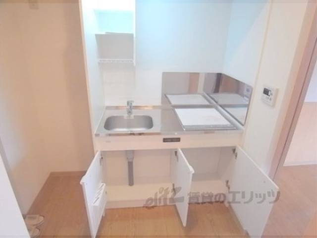 キッチン　水きり棚がついていて便利ですね。