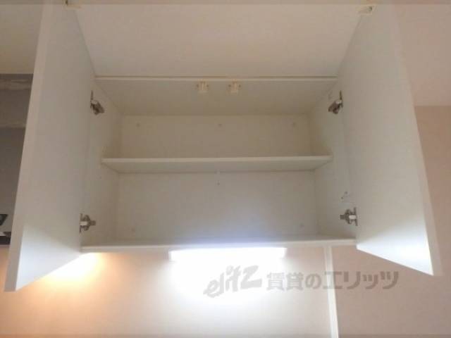 キッチン　上部収納