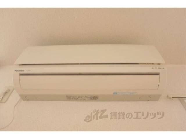 エアコン　1基ついています