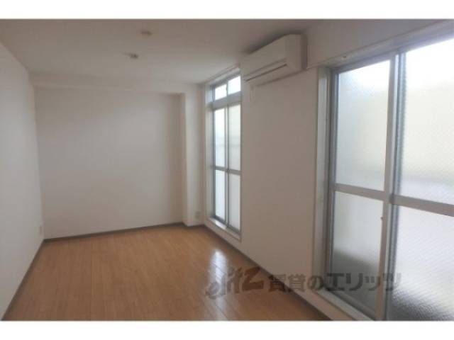 洋室　広々使えそうなお部屋ですね