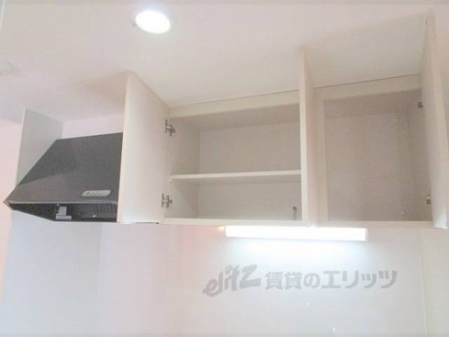 キッチン　キッチン上部収納