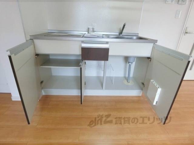 収納　キッチン台下