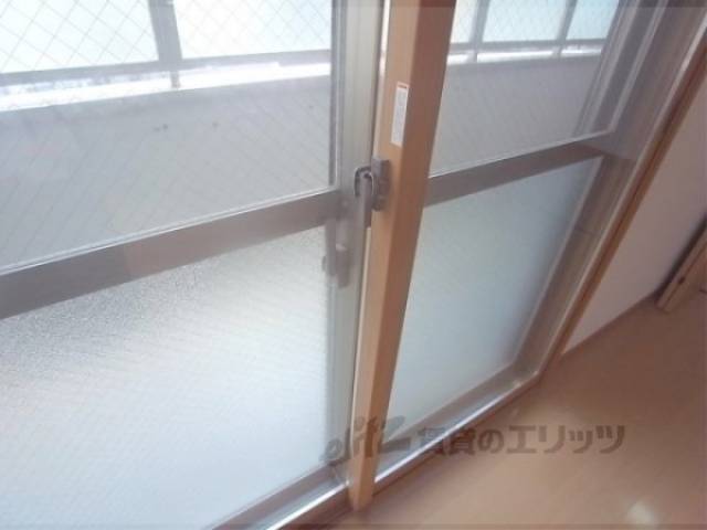 窓　二重窓になっています