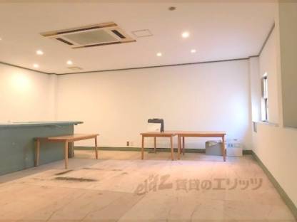 店舗内