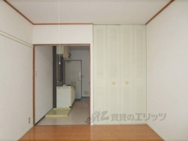 洋室　6帖