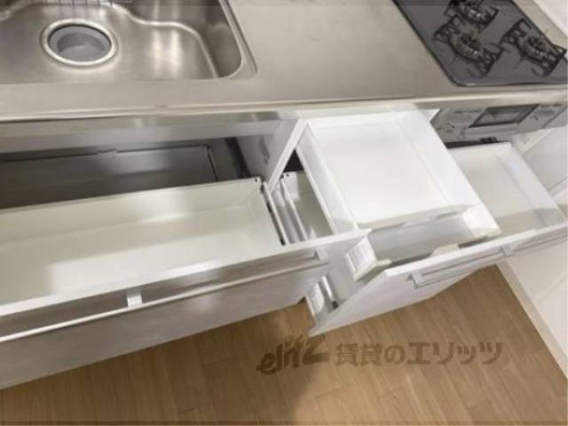 キッチン　収納