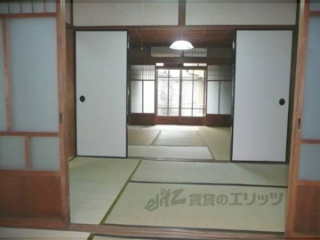 和室　落ち着いた雰囲気の和室です