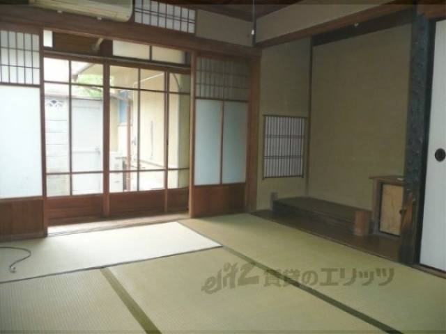 和室　落ち着いた雰囲気の和室です