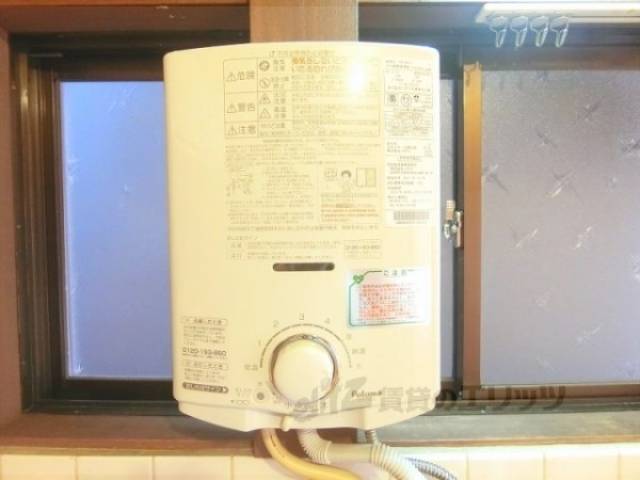 キッチン　給湯器
