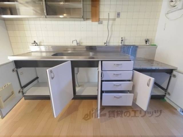 キッチン　収納