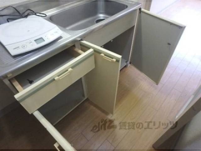 キッチン　キッチン下部収納