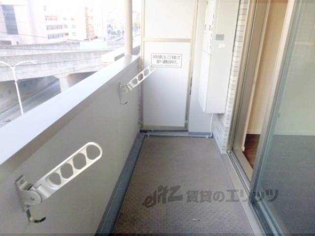 ベランダ　物干し竿が付けられます