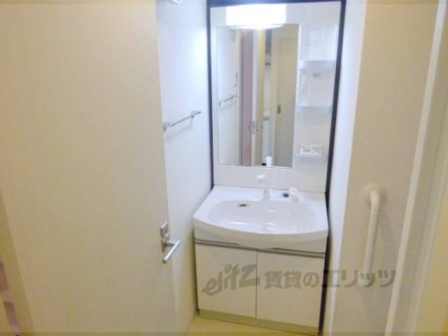 洗面所　大きめの鏡です