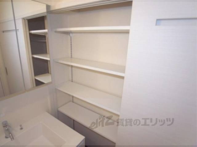 洗濯機置場　収納