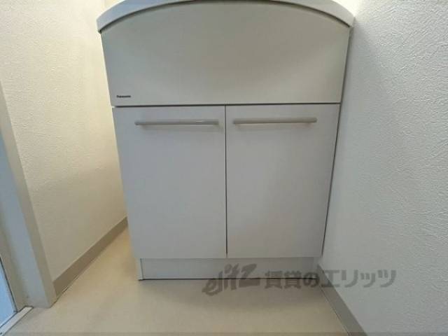 洗面所　下部収納