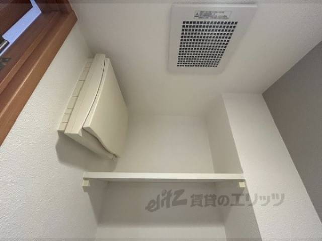 トイレ　上部収納