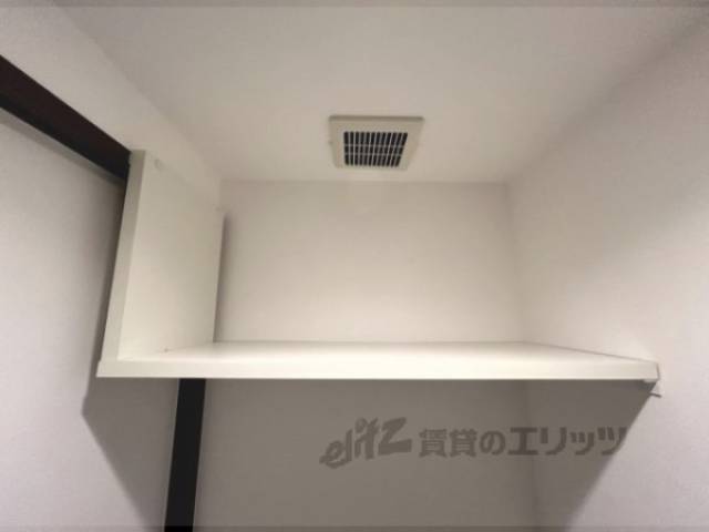 トイレ　上部収納