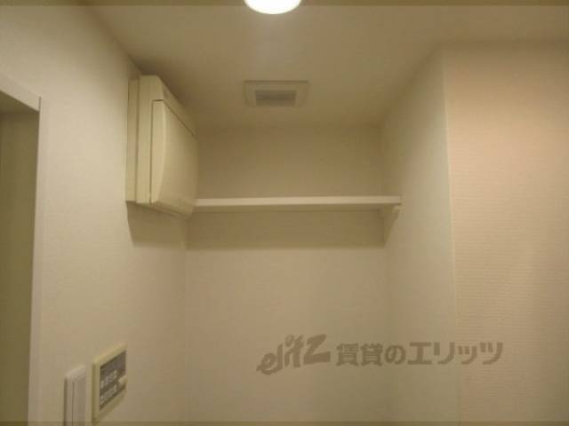 トイレ　上部収納