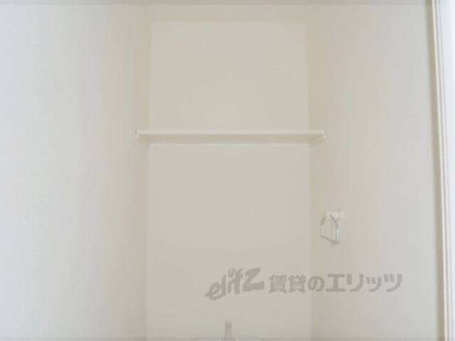 トイレ　トイレ収納