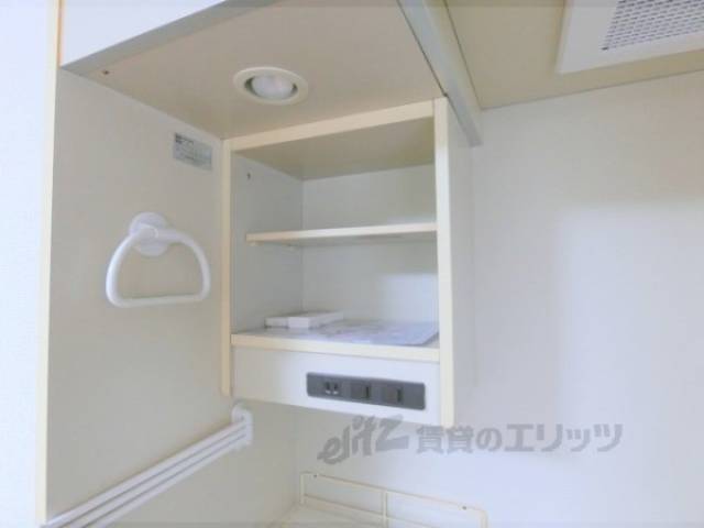 キッチン　上部収納