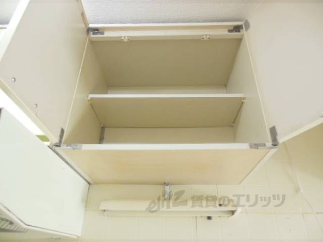 キッチン　上部収納