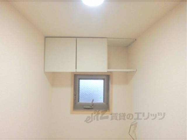 トイレ　上部収納