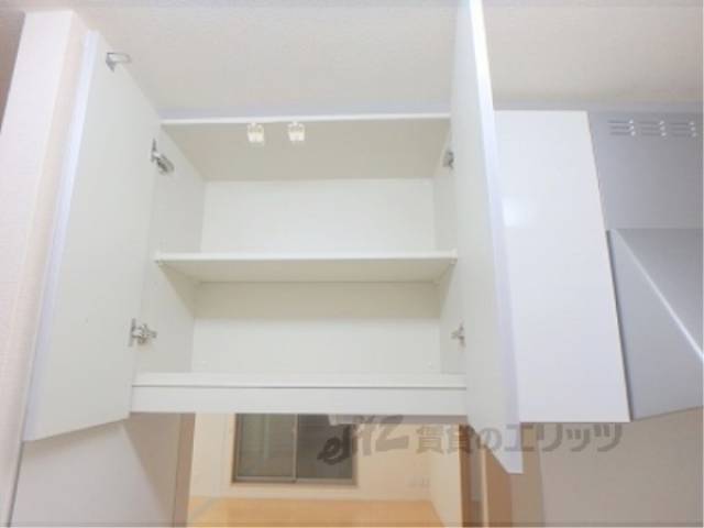 キッチン　上部収納